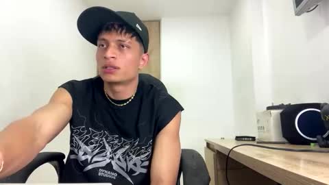 Juan Pablo-independent model online show from May 12, 2026, 1:47 am