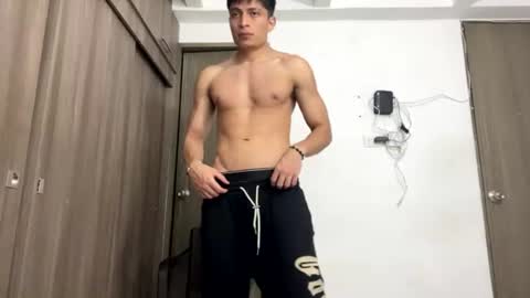 Juan Pablo-independent model online show from July 19, 2026, 6:06 am