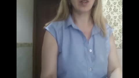 Snapshot of _sexyxsveta_ chatting on November 3, 2025, 5:52 am  SexyXSveta  online show from November 3, 2025, 5:52 am