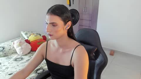 Shantall online show from May 25, 2026, 5:02 am