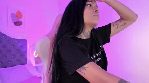 Sharlot online show from September 17, 2025, 12:29 pm