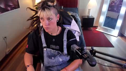 _sharlotte777 online show from January 20, 2025, 5:06 pm