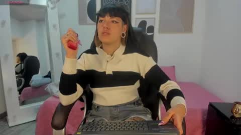 _sharlotte777 online show from September 29, 2025, 2:00 pm