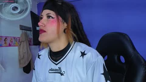 _sharlotte777 online show from November 13, 2025, 1:54 pm