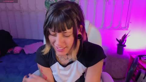 Snapshot of _sharlotte777 chatting on May 14, 2026, 1:51 pm _sharlotte777 online show from May 14, 2026, 1:51 pm