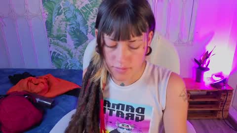 Snapshot of _sharlotte777 chatting on May 15, 2026, 2:02 pm _sharlotte777 online show from May 15, 2026, 2:02 pm