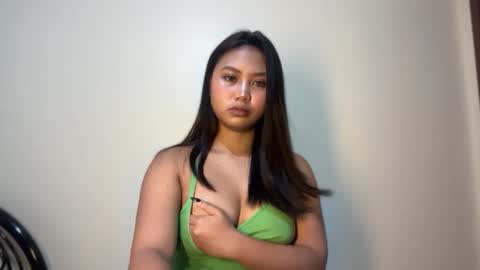 _shinelee online show from May 4, 2026, 9:55 pm