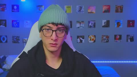 NATHANPVT IS OPEN online show from January 19, 2025, 6:53 am