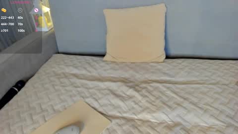 _smetanka_ online show from January 18, 2025, 7:04 pm