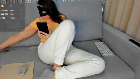_smetanka_ online show from January 20, 2025, 7:04 pm
