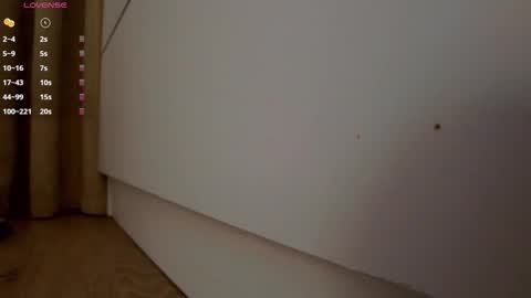 _smetanka_ online show from November 1, 2025, 8:11 pm