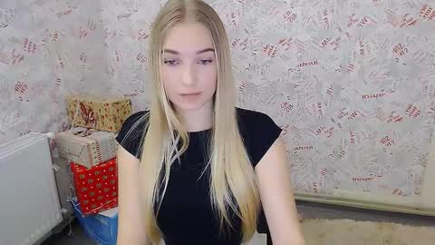 Snapshot of _snow_queen__ chatting on February 7, 2025, 11:45 am Rachel online show from February 7, 2025, 11:45 am