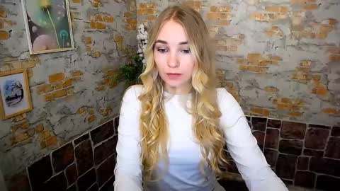 Snapshot of _snow_queen__ chatting on February 18, 2025, 2:16 pm Rachel online show from February 18, 2025, 2:16 pm