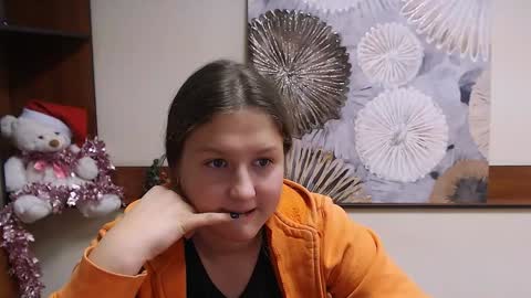 Sofi online show from December 20, 2024, 9:39 pm