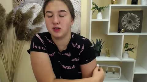 Sofi online show from September 12, 2025, 8:03 am