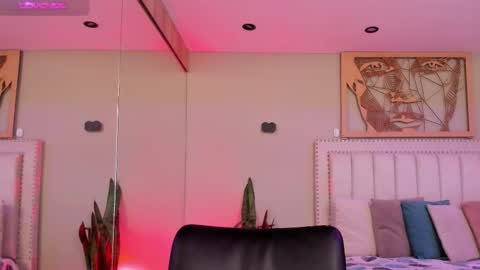    640  200   online show from October 20, 2025, 7:25 pm