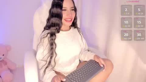 Snapshot of _sofiaa__ chatting on September 25, 2025, 12:47 am online show from September 25, 2025, 12:47 am