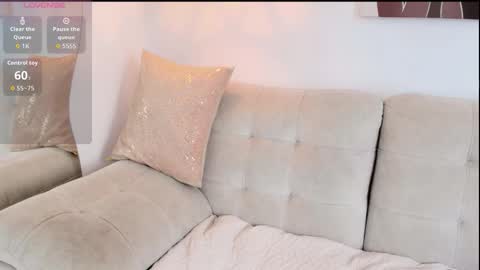 SOFIA DELUXE   online show from October 24, 2025, 6:37 pm