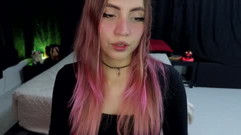 Snapshot of _sofiapink chatting on December 8, 2024, 10:36 pm Sofia online show from December 8, 2024, 10:36 pm