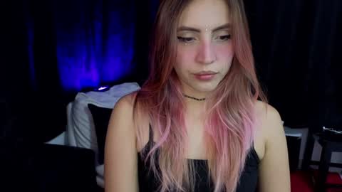 Snapshot of _sofiapink chatting on December 15, 2024, 11:53 pm Sofia online show from December 15, 2024, 11:53 pm