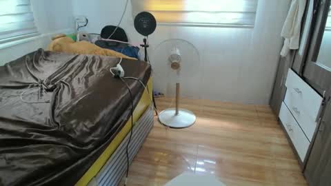 Snapshot of _soleil4u chatting on March 11, 2026, 3:56 am Anya online show from March 11, 2026, 3:56 am