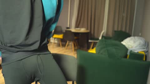 OLIVERpvt is open online show from December 23, 2024, 1:35 pm