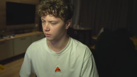 OLIVERpvt is open online show from January 4, 2025, 3:07 am