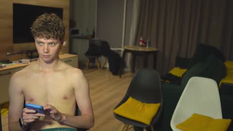 OLIVERpvt is open online show from January 7, 2025, 4:05 pm