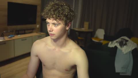 OLIVERpvt is open online show from January 24, 2025, 1:14 pm