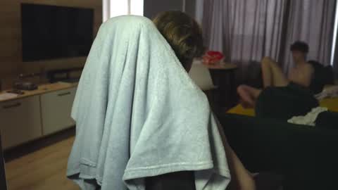 OLIVERpvt is open online show from February 15, 2025, 6:33 am