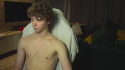 OLIVERpvt is open online show from March 4, 2025, 3:04 pm