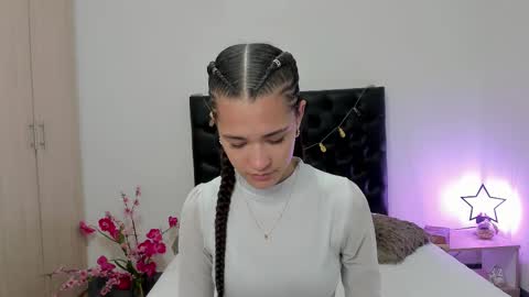 Sussi online show from February 21, 2025, 1:33 pm