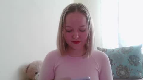 _sweet_smile_ online show from September 30, 2025, 9:36 am