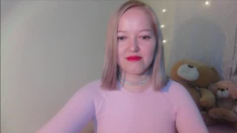 _sweet_smile_ online show from November 4, 2025, 9:03 pm