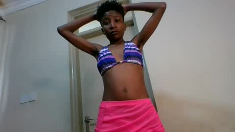 _sweetebony_r online show from June 12, 2026, 7:51 am