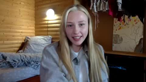 _sweetsky_ online show from March 13, 2026, 11:17 am