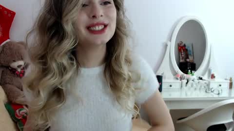 _sweettreat online show from December 23, 2024, 1:51 am