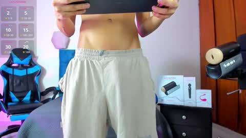 Snapshot of _taylor_black chatting on September 24, 2025, 9:18 pm Taylor online show from September 24, 2025, 9:18 pm