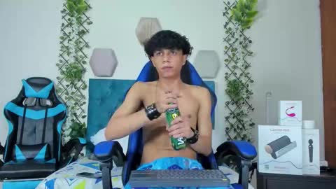 Snapshot of _taylor_black chatting on October 17, 2025, 10:56 pm Taylor online show from October 17, 2025, 10:56 pm