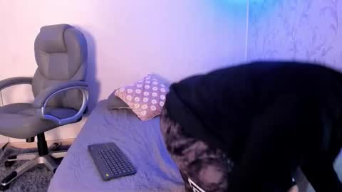 _taylorblack online show from December 22, 2025, 11:29 am