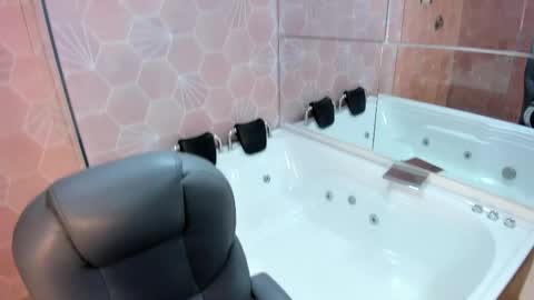 _taylorblack online show from May 8, 2026, 11:37 am