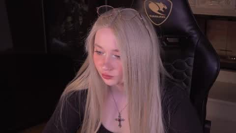 Snapshot of _that_witch_ chatting on April 17, 2026, 5:54 am MIRA online show from April 17, 2026, 5:54 am