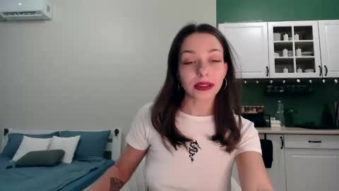 Mia online show from February 2, 2026, 4:27 pm