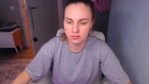 _thesamedaniellatrue_ online show from May 18, 2026, 4:13 pm