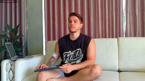 _thewalkers online show from July 30, 2026, 3:33 pm