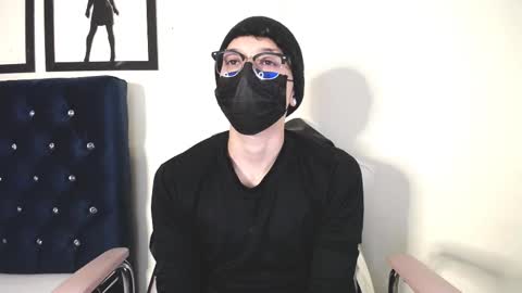 Snapshot of _thomas_hot_ chatting on October 2, 2025, 5:03 am Thomas online show from October 2, 2025, 5:03 am