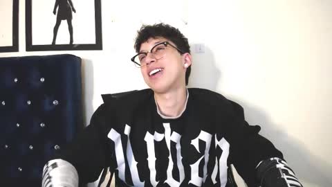 Snapshot of _thomas_hot_ chatting on October 31, 2025, 4:24 am Thomas online show from October 31, 2025, 4:24 am