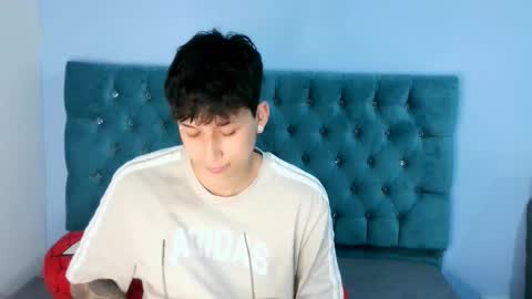 Snapshot of _thomas_hot_ chatting on December 18, 2025, 3:23 am Thomas online show from December 18, 2025, 3:23 am