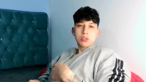 Snapshot of _thomas_hot_ chatting on February 19, 2026, 6:48 pm Thomas online show from February 19, 2026, 6:48 pm