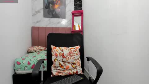 Snapshot of _tinny_hot chatting on January 27, 2025, 4:33 pm tinny online show from January 27, 2025, 4:33 pm